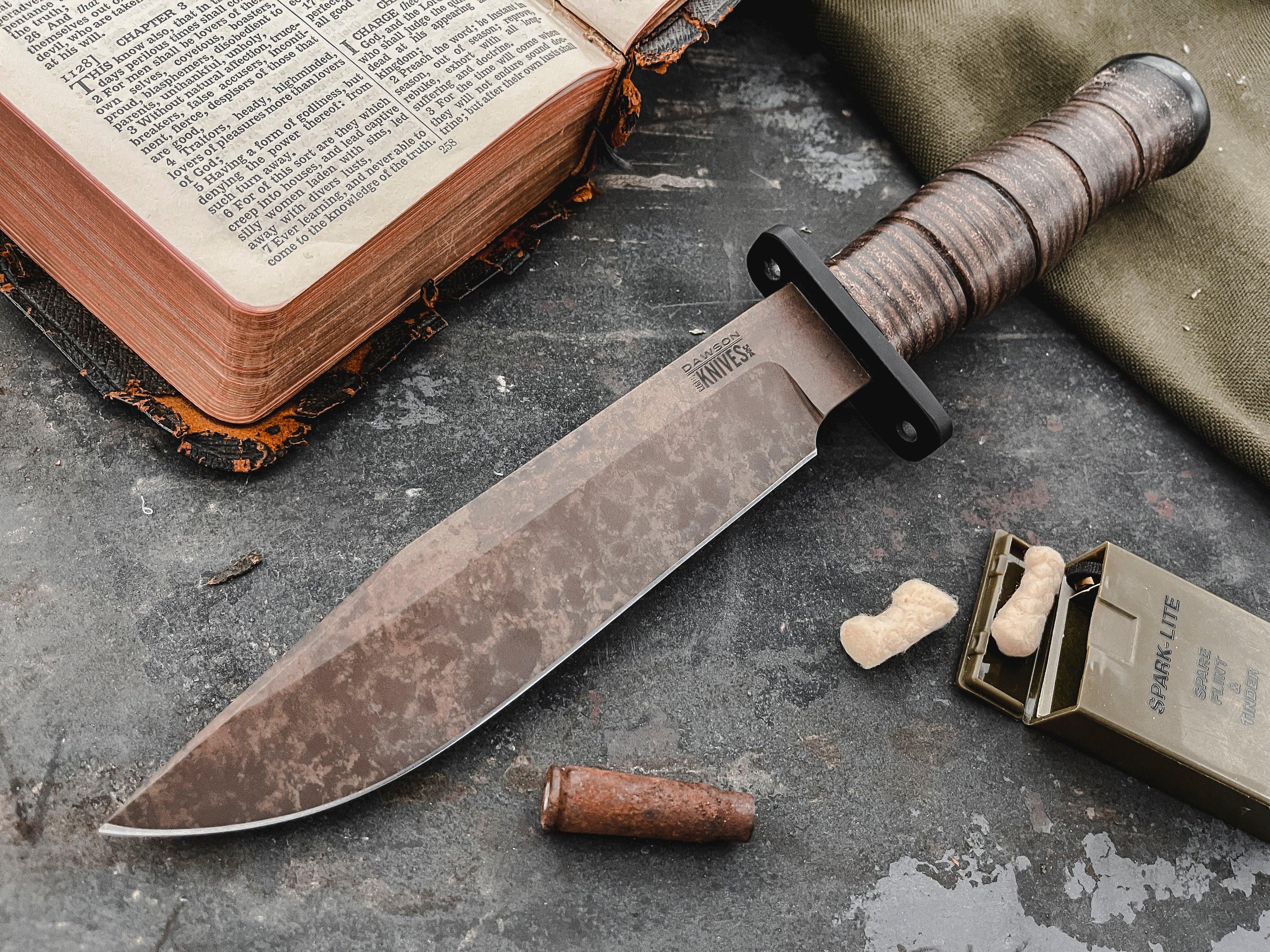 Customized 10 Chapter Knife